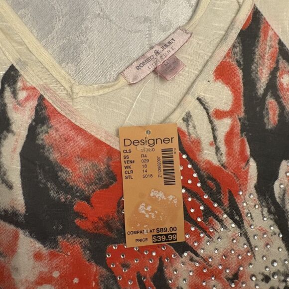 ROMEO & JULIET NWT Floral Couture Blouse Size M - Picture 3 of 3